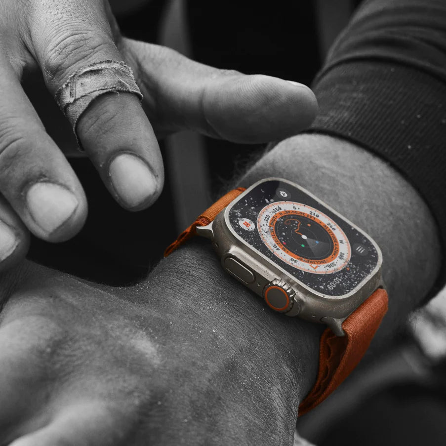 Apple Watch Ultra 49mm Titanium Case GPS + Cellular Ocean Band (Orange) (Large) (MQFM3ZP/A)